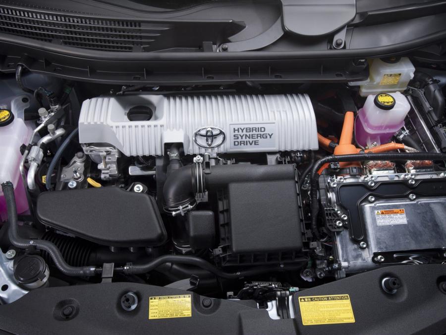  Toyota Prius MPV v 2011 года  (фото 21 из 30)